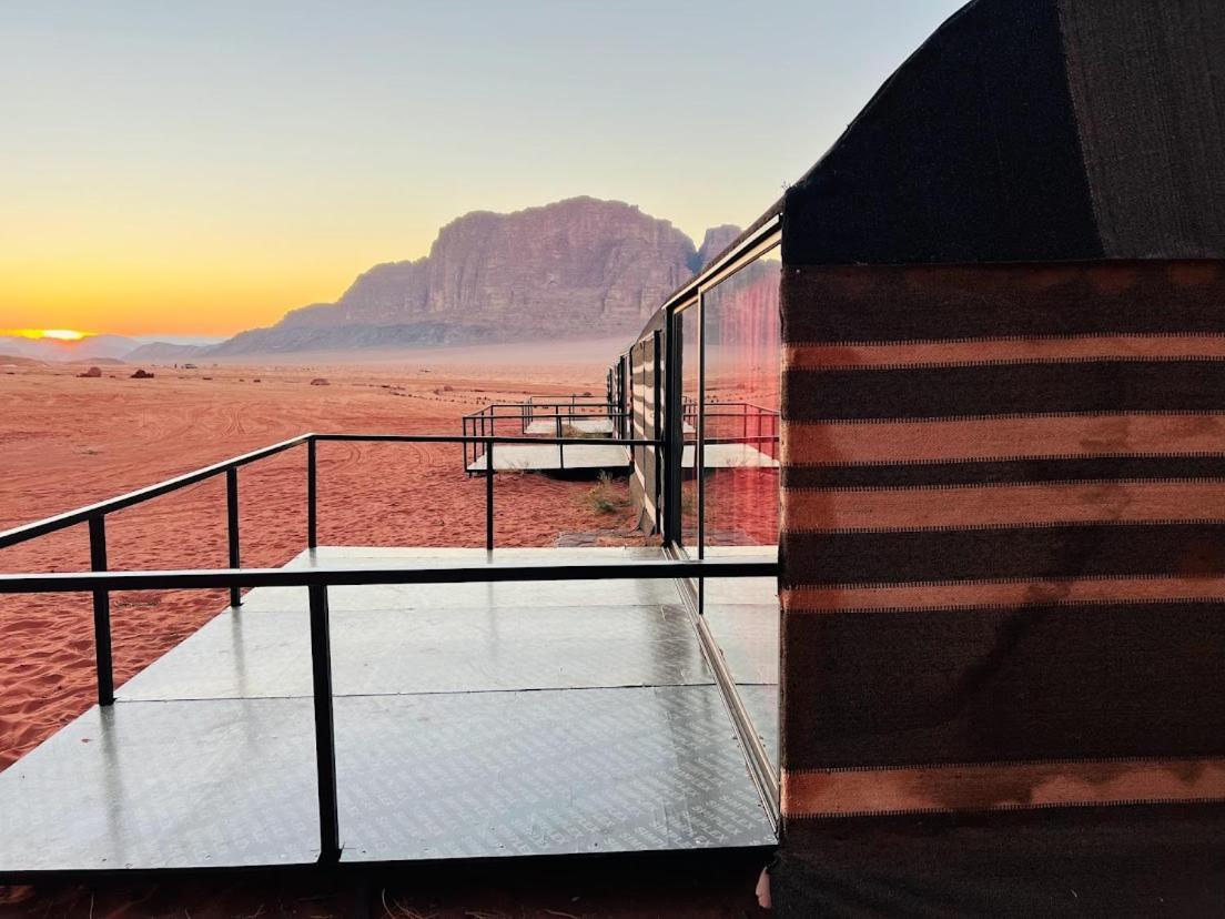 Wadi Rum Shooting Stars Camp Eksteriør bilde