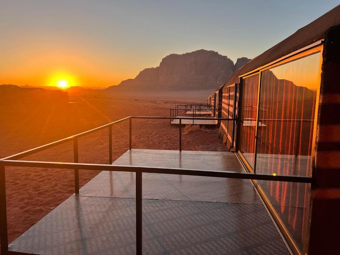 Wadi Rum Shooting Stars Camp Eksteriør bilde