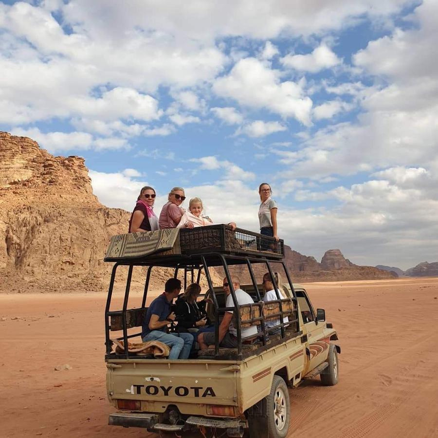 Wadi Rum Shooting Stars Camp Hotell Eksteriør bilde